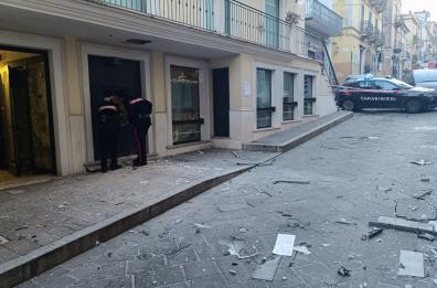 Notte di fuoco per i bancomat della Puglia: assalti a San Marco in Lamis e Modugno