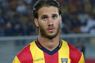 Calcio Lecce, lesione al bicipite femorale: un mese di stop per il difensore Gallo