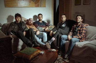 «Nati Stelle», fuori il primo disco dei Comrad, il quintetto punk/emo di Giò Sada