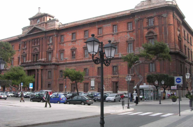 Facciate e illuminazione storica: così rinasce a Taranto Palazzo degli Uffici