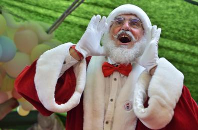 Babbo Natale Barese ritira personalmente le letterine dei bimbi dell'Oncoematologia Pediatrica del Policlinico di Bari