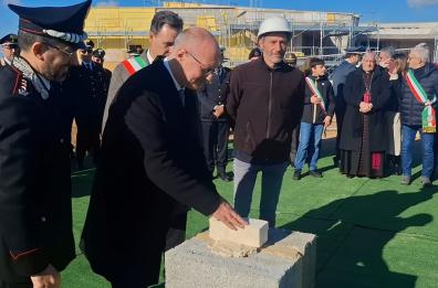 Carmiano, presto la nuova caserma dei carabinieri: posata la prima pietra