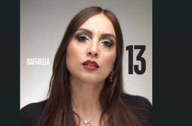 La salentina Raffaella pubblica «13», il nuovo disco tra libertà e amore