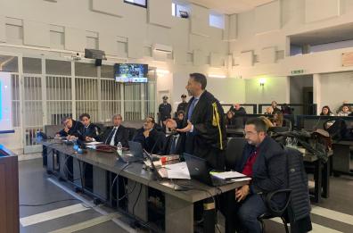 Taranto, i pm chiedono due ergastoli e 67 anni di carcere per l'omicidio di Mimmo Nardelli 