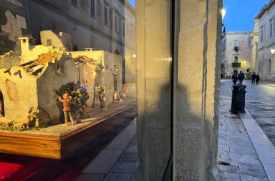 A spasso nel centro storico per scoprire e ammirare i presepi artistici di Lecce