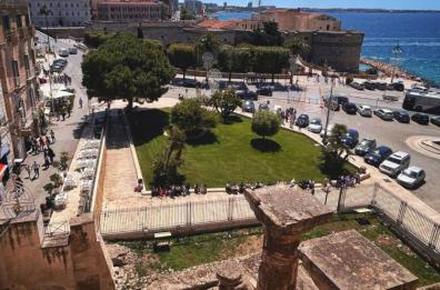 Taranto, la città vecchia senza corrente e acqua: ristoratori sul piede di guerra