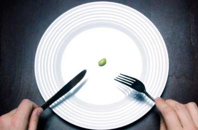 Feste in arrivo: girovita a rischio, ecco che arriva la dieta del mezzo piatto
