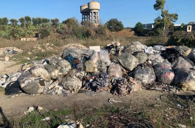 Rifiuti tombati nelle campagne, 23 le persone a processo: il comune di Taranto chiede il risarcimento