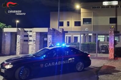 Rubano nelle case e per depistare fingono il furto di un auto: tre arresti a Lizzano