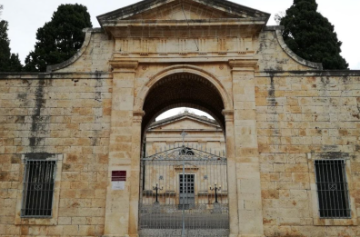 «I loculi storici abusivi vanno liberati subito», altro caso al cimitero di Conversano