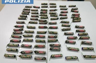 Taranto, custodisce petardi in mansarda per venderli online: arrestato pregiudicato