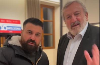 Michele Monopoli, gli auguri dell'agricoltore influencer con Michele Emiliano: «Ma allora è vero che si nu pacc di seul»