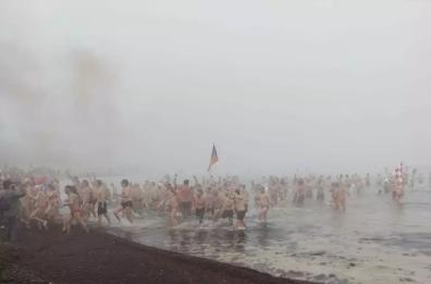 Bari e provincia, il 2025 inizia con una fitta coltre di nebbia: ecco le foto