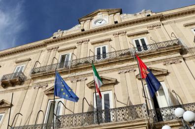 Taranto, spending review al Comune: cala il numero di «auto blu»