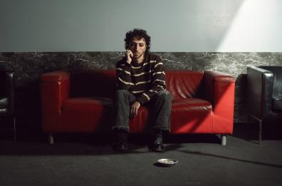«La fine dei vent'anni», il barese ade festeggia uno speciale compleanno in musica