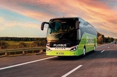 Studente barese abbandonato di notte sulla tangenziale da un bus FlixBus: autisti sospesi 