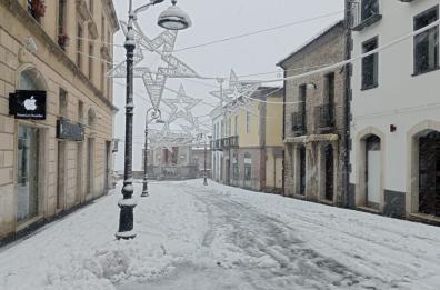 Maltempo, Potenza si sveglia ricoperta di neve: annullato match basket, a rischio partita di calcio contro il Benevento