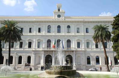 Riforma università e tagli: a Bari protesta contro il ministro Bernini nel giorno dell'inaugurazione dell'anno accademico