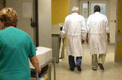 Brindisi, la Asl proroga l’incarico ai «volontari»: sei mesi in più per i 5 medici in pensione