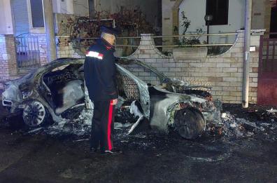 A fuoco l'auto del sindaco di Castrignano del Capo: è la seconda volta in un anno
