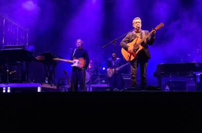 Bagno di folla a Bari: Daniele Silvestri in concerto per i 100 anni dell'Uniba