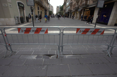 Bari, in via Sparano stop all’«agonia»:  arrivano le basole ultra resistenti