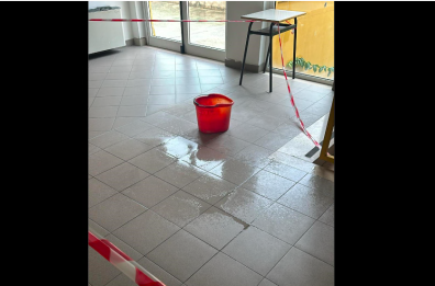 Barletta, piove nella scuola ma la manutenzione latita: servono 350mila euro per il plesso di largo Primavera