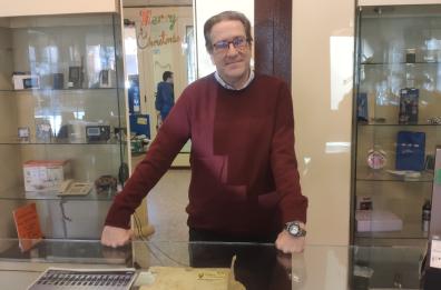 Bari dice addio a un altro storico negozio: dopo 64 anni chiude «La boutique del rasoio»