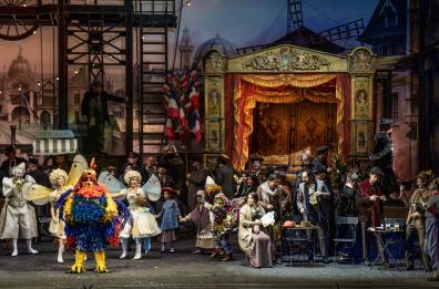 Bari, la Bohème si mette in mostra: i costumi di scena di Hugo de Ana esposti al Piccinni e al Museo Civico