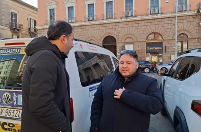 Tassisti in sit-in a Bari, parla l'autista accoltellato: «Non riesco a tornare ancora a lavoro»