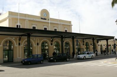 «Che fine hanno fatto i lavori di restyling della stazione ferroviaria di Brindisi?»