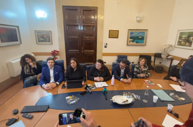 Foggia, stop ai rifiuti ingombranti abbandonati per strada: la campagna di comunicazione di Amiu 