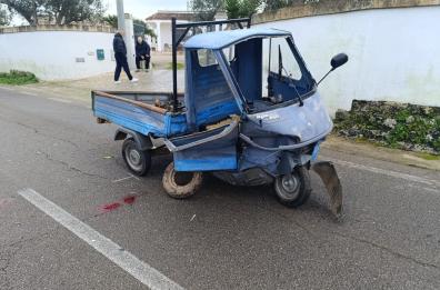 Tricase, Ape contro un'auto: un uomo in gravissime condizioni, altri due feriti