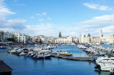 Trani, il porto pedonabile tutto l’anno?  La mozione fa discutere politica e residenti