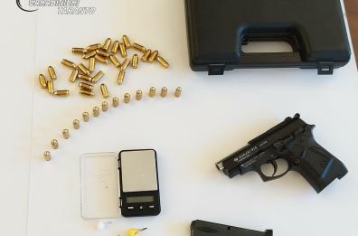 Taranto, arrestato un 43enne: in casa aveva droga e un'arma clandestina