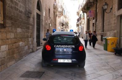 Uomo ucciso a colpi d'arma fuoco tra Cassano e Santeramo: il cadavere trovato in auto nelle campagne. Sul corpo diverse ferite