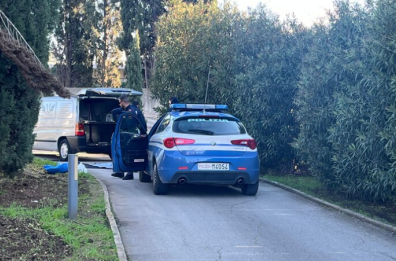 Bari, trovato 55enne senza vita nel cimitero: aveva una ferita alla testa