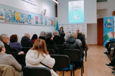 A Bari l'incontro: «Attivamente. Non farti battere dal tempo», per mantenere attiva la mente anche da anziani