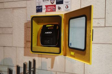 Bari, a Palese rubati defibrillatori in parrocchia e in farmacia: recuperati dai carabinieri