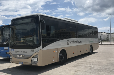 Cerca di estorcere denaro ai passeggeri del bus Foggia-Troia, minacciando ritorsioni: arrestato 35enne