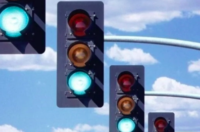 Lecce, «onda verde» contro il traffico caos. Il sindaco: «Siamo indietro, acceleriamo»