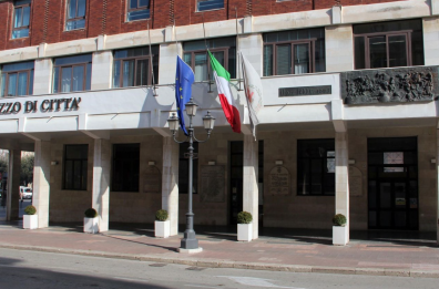 Barletta, fronda in Comune: «Non votiamo il bilancio»
