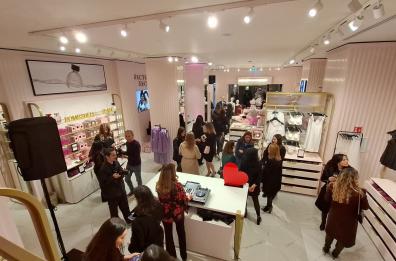A Bari si aprono le porte di Victoria's Secret: è il primo store in Puglia. «Monitoriamo anche Brindisi e Lecce»