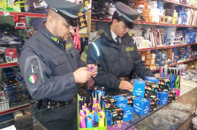 Nel Tarantino sequestrati 36mila prodotti pericolosi in 5 attività commerciali