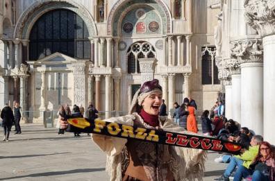 C'è un po' di Salento al Carnevale di Venezia 2025, all'ombra di San Marco si recita in dialetto salentino