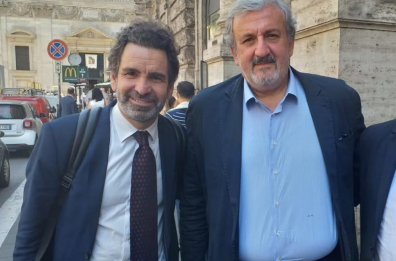 Lecce, i veleni delle Comunali: in Procura il video dell'incontro tra Emiliano e i primari