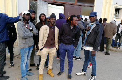 Brindisi, i migranti contro il trasferimento a Restinco : «Il Comune faccia subito dietrofront»