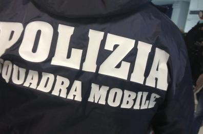 Atti osceni su un autobus carico di minori: 24enne arrestato a Matera