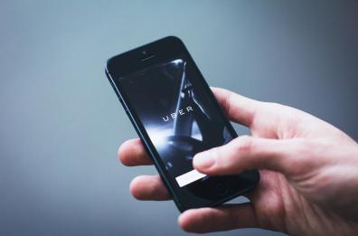 Uber approda a Bari con il servizio Black: dalla stazione in aeroporto a 38 euro 