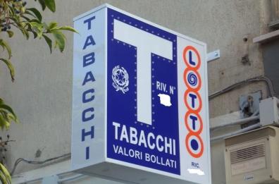 Dalla Puglia alle Marche: banda tenta furto in una tabaccheria, in 3 arrestati dopo la fuga